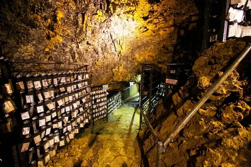 La Route de l'Awamori : Trilogie Secrète des Distilleries
